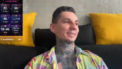 Snapshot of max_reaves chatting on 10-24-25, 07:05 online show from 10-24-25, 07:05