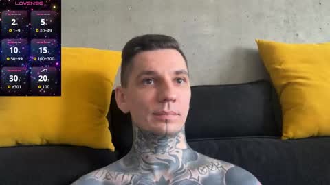 Snapshot of max_reaves chatting on 11-21-25, 06:56 online show from 11-21-25, 06:56