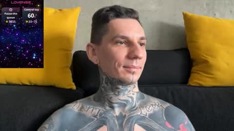 Snapshot of max_reaves chatting on 11-27-25, 06:04 online show from 11-27-25, 06:04