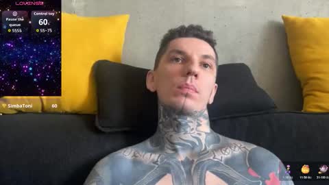 Snapshot of max_reaves chatting on 11-28-25, 06:49 online show from 11-28-25, 06:49