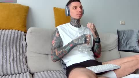    online show from 07-22-26, 06:16