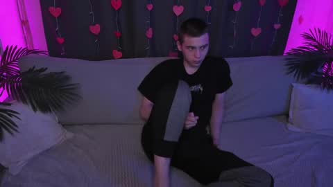 Snapshot of max_sm1th chatting on 03-07-25, 06:54 Max online show from 03-07-25, 06:54