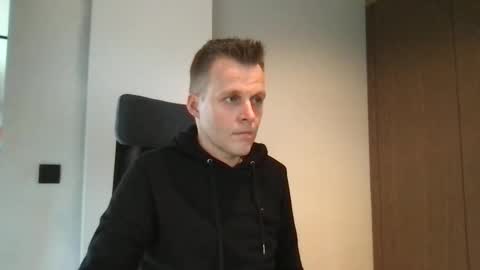 Snapshot of max_straight_1 chatting on 12-27-24, 01:07 Max take off clothes online show from 12-27-24, 01:07