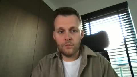 Snapshot of max_straight_1 chatting on 03-03-25, 06:48 Max take off clothes online show from 03-03-25, 06:48