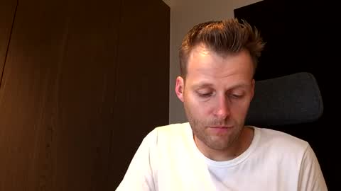 Snapshot of max_straight_1 chatting on 12-16-25, 07:57 Max take off clothes online show from 12-16-25, 07:57