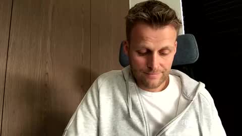 Max take off clothes online show from 12-19-25, 01:18