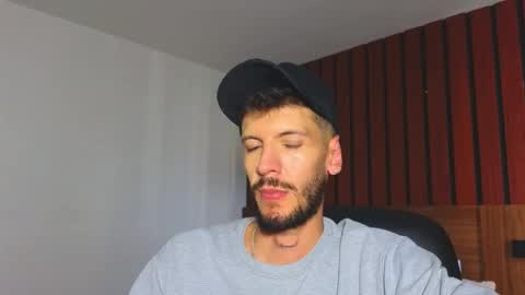 Snapshot of max_tayloor chatting on 12-22-25, 09:45 Max Taylor online show from 12-22-25, 09:45