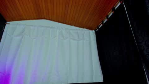 Snapshot of max_wild01 chatting on 01-19-25, 03:18 MAX online show from 01-19-25, 03:18