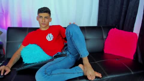 Snapshot of max_wild01 chatting on 01-21-25, 12:46 MAX online show from 01-21-25, 12:46