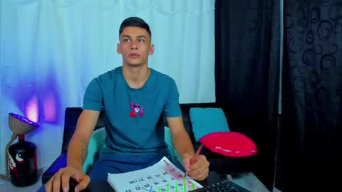 Snapshot of max_wild01 chatting on 02-18-25, 10:16 MAX online show from 02-18-25, 10:16