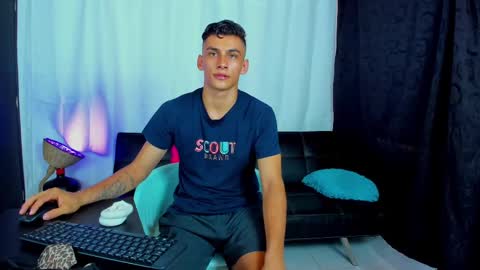 Snapshot of max_wild01 chatting on 03-01-25, 12:45 MAX online show from 03-01-25, 12:45