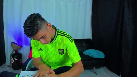 Snapshot of max_wild01 chatting on 03-06-25, 08:08 MAX online show from 03-06-25, 08:08