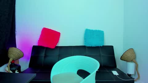 Snapshot of max_wild01 chatting on 09-14-25, 09:41 MAX online show from 09-14-25, 09:41