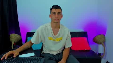 Snapshot of max_wild01 chatting on 10-08-25, 05:32 MAX online show from 10-08-25, 05:32