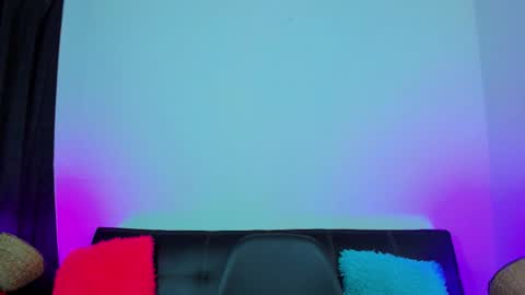 Snapshot of max_wild01 chatting on 10-31-25, 01:34 MAX online show from 10-31-25, 01:34