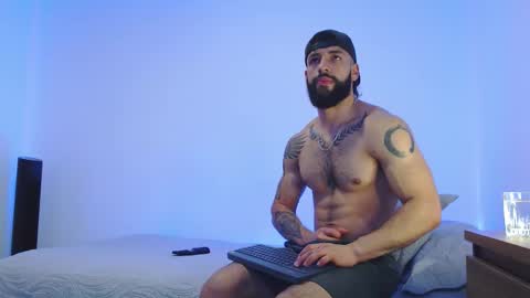 Snapshot of max_xl_ chatting on 12-18-25, 03:51 max_xl_ online show from 12-18-25, 03:51