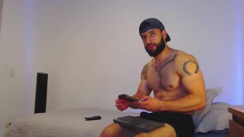 Snapshot of max_xl_ chatting on 01-15-26, 03:27 max_xl_ online show from 01-15-26, 03:27