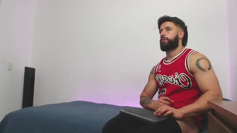 max_xl_ online show from 04-21-26, 01:42