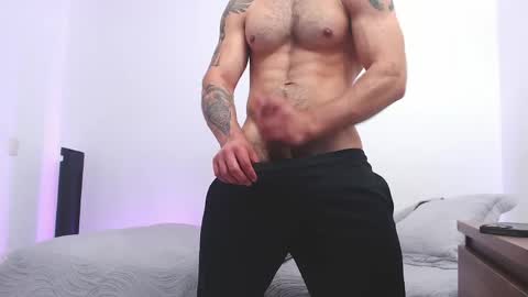 Snapshot of max_xl_ chatting on 04-28-26, 01:37 max_xl_ online show from 04-28-26, 01:37