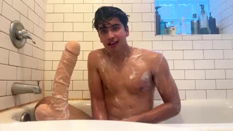 Snapshot of maxantax chatting on 11-07-25, 09:15 maxantax online show from 11-07-25, 09:15