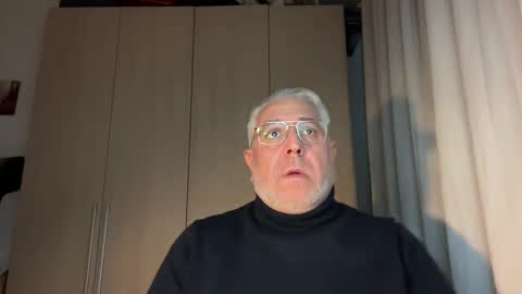 Snapshot of maxbillo chatting on 04-01-26, 07:33 maxbillo online show from 04-01-26, 07:33