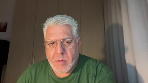 Snapshot of maxbillo chatting on 06-28-26, 10:49 maxbillo online show from 06-28-26, 10:49