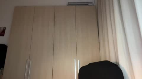 Snapshot of maxbillo chatting on 07-16-26, 10:49 maxbillo online show from 07-16-26, 10:49