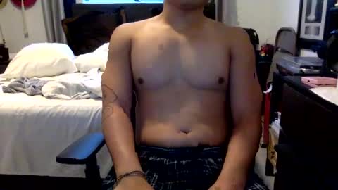 Snapshot of maxblairwood chatting on 07-08-26, 02:27 maxblairwood online show from 07-08-26, 02:27