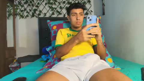 maxi_and_evan online show from 06-20-26, 12:30