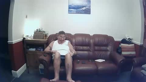 Snapshot of maxi_johnes chatting on 12-21-24, 08:21 MAX online show from 12-21-24, 08:21