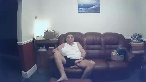 Snapshot of maxi_johnes chatting on 12-30-24, 10:01 MAX online show from 12-30-24, 10:01