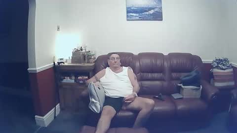 Snapshot of maxi_johnes chatting on 12-31-24, 09:28 MAX online show from 12-31-24, 09:28