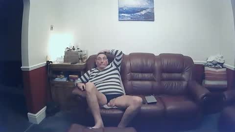 Snapshot of maxi_johnes chatting on 01-04-25, 10:13 MAX online show from 01-04-25, 10:13