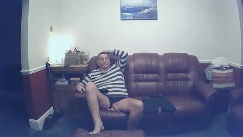 Snapshot of maxi_johnes chatting on 01-07-25, 09:25 MAX online show from 01-07-25, 09:25