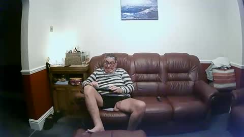 Snapshot of maxi_johnes chatting on 01-08-25, 12:28 MAX online show from 01-08-25, 12:28