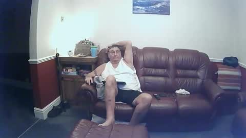 Snapshot of maxi_johnes chatting on 01-21-25, 01:08 MAX online show from 01-21-25, 01:08