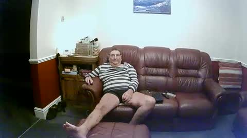 Snapshot of maxi_johnes chatting on 01-25-25, 01:10 MAX online show from 01-25-25, 01:10