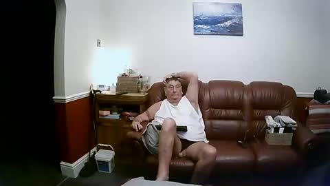 Snapshot of maxi_johnes chatting on 02-09-25, 03:43 MAX online show from 02-09-25, 03:43