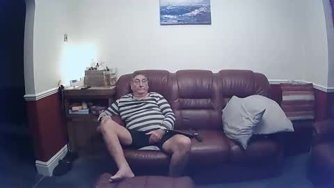 Snapshot of maxi_johnes chatting on 02-22-25, 10:20 MAX online show from 02-22-25, 10:20