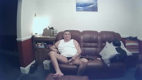 Snapshot of maxi_johnes chatting on 03-05-25, 11:05 MAX online show from 03-05-25, 11:05