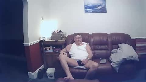 Snapshot of maxi_johnes chatting on 03-09-25, 09:57 MAX online show from 03-09-25, 09:57