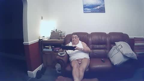 Snapshot of maxi_johnes chatting on 03-11-25, 11:04 MAX online show from 03-11-25, 11:04