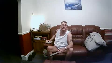 Snapshot of maxi_johnes chatting on 03-12-25, 02:09 MAX online show from 03-12-25, 02:09