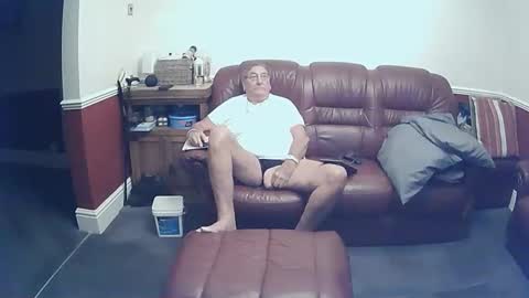 Snapshot of maxi_johnes chatting on 09-11-25, 09:48 MAX online show from 09-11-25, 09:48