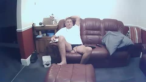 Snapshot of maxi_johnes chatting on 09-19-25, 09:37 MAX online show from 09-19-25, 09:37