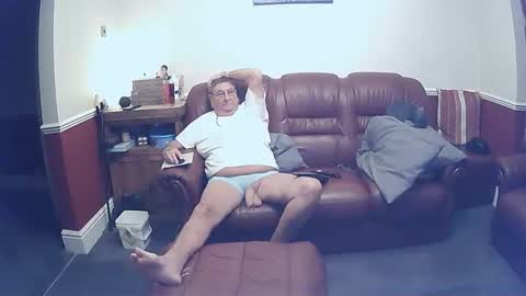 Snapshot of maxi_johnes chatting on 10-09-25, 10:19 MAX online show from 10-09-25, 10:19