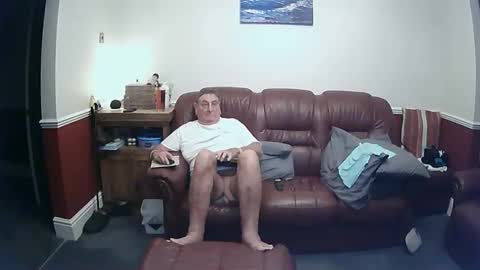 Snapshot of maxi_johnes chatting on 10-20-25, 10:54 MAX online show from 10-20-25, 10:54