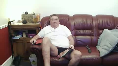 Snapshot of maxi_johnes chatting on 03-19-26, 10:47 MAX online show from 03-19-26, 10:47