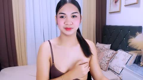 maxie greyson online show from 10-16-25, 10:49