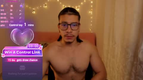 Snapshot of maxifit_ chatting on 01-10-25, 09:44 Mikael online show from 01-10-25, 09:44